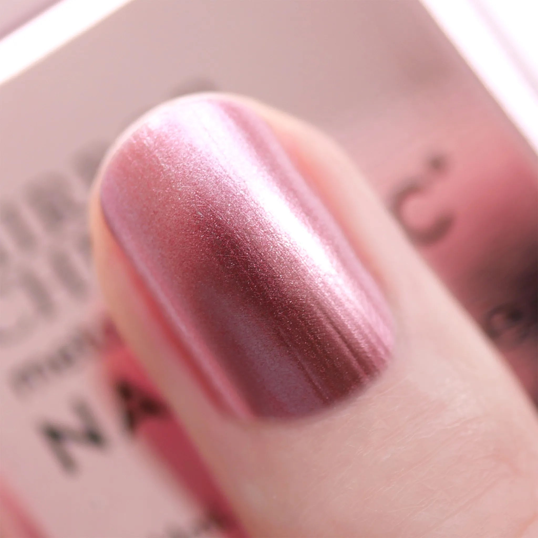 ミラー クローム・ユーアー ビーイング クロマティック | NAILS INC