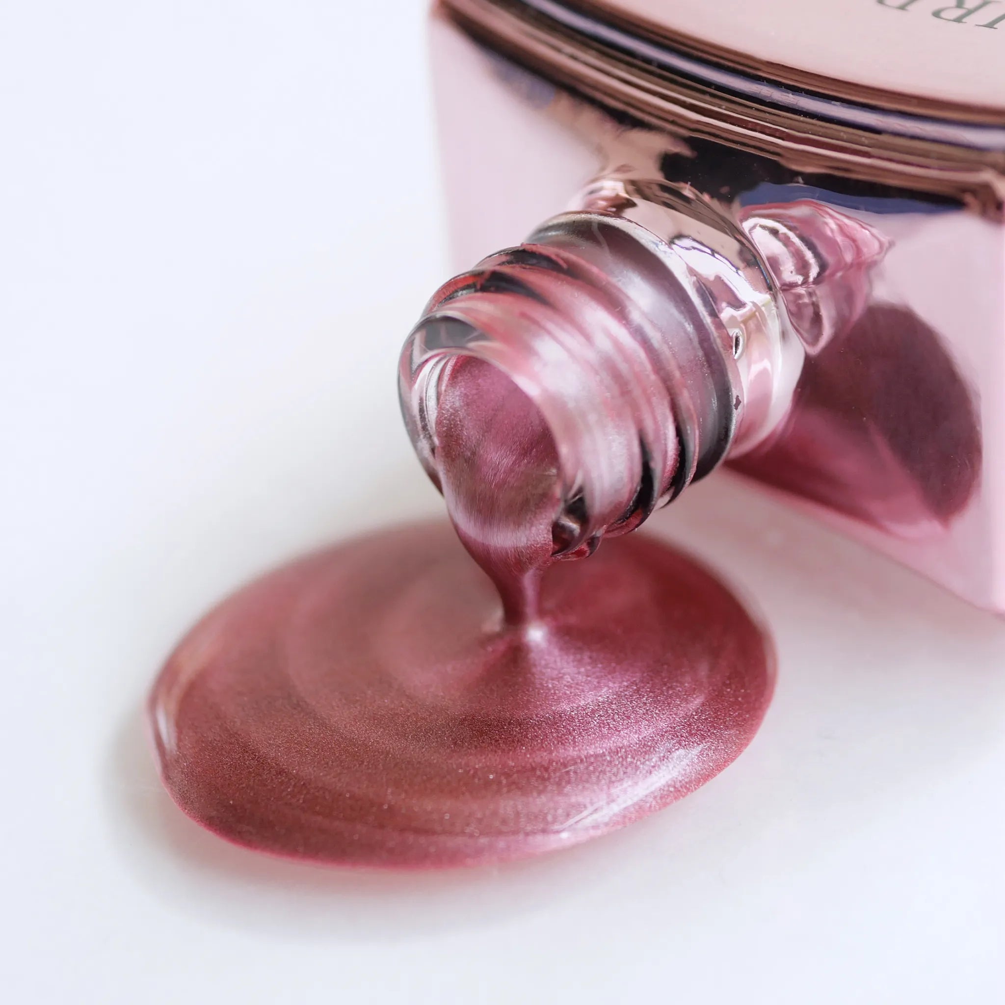 ミラー クローム・ユーアー ビーイング クロマティック | NAILS INC