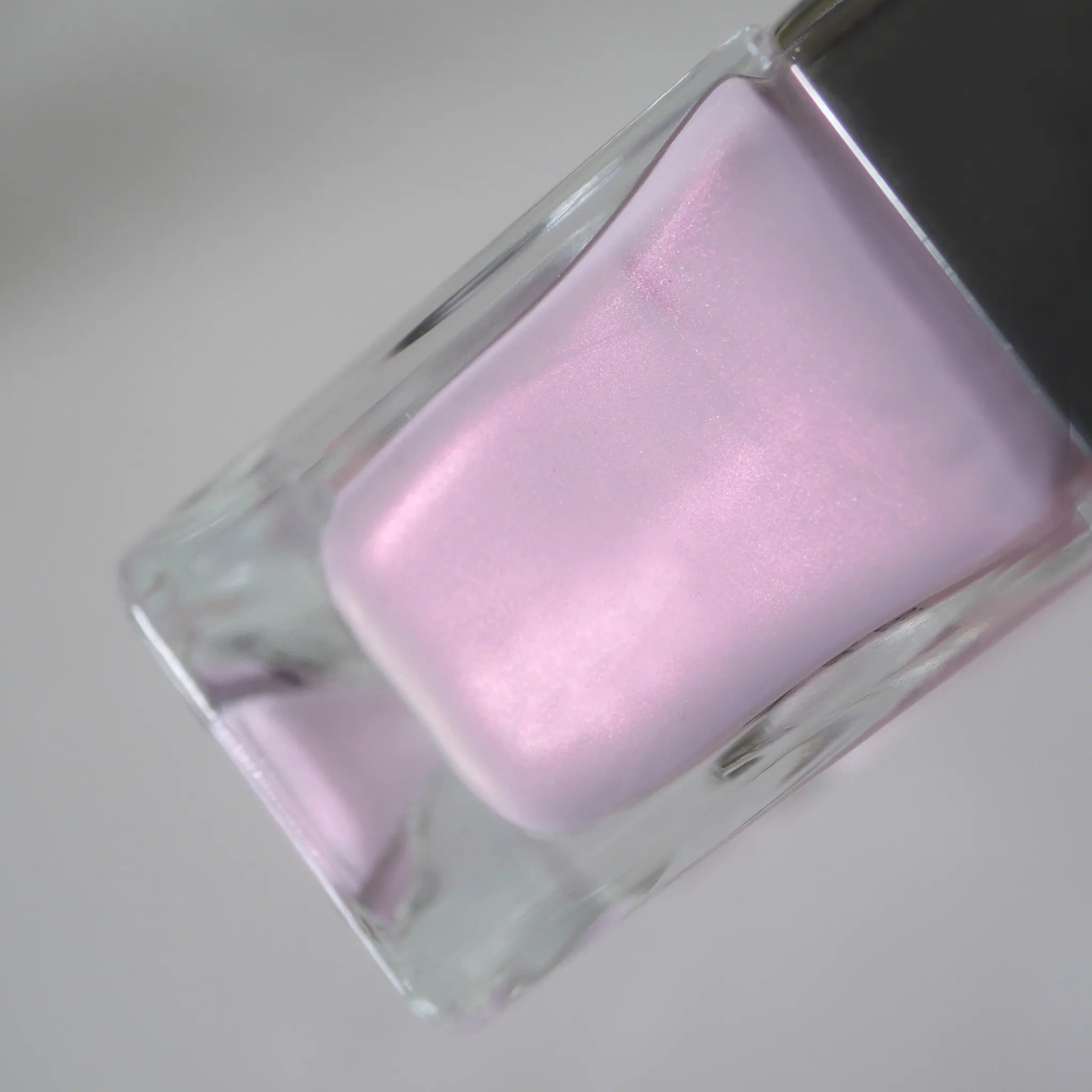 ジャスト セイイング アロー・アロー ユー ベラ マッチ | NAILS