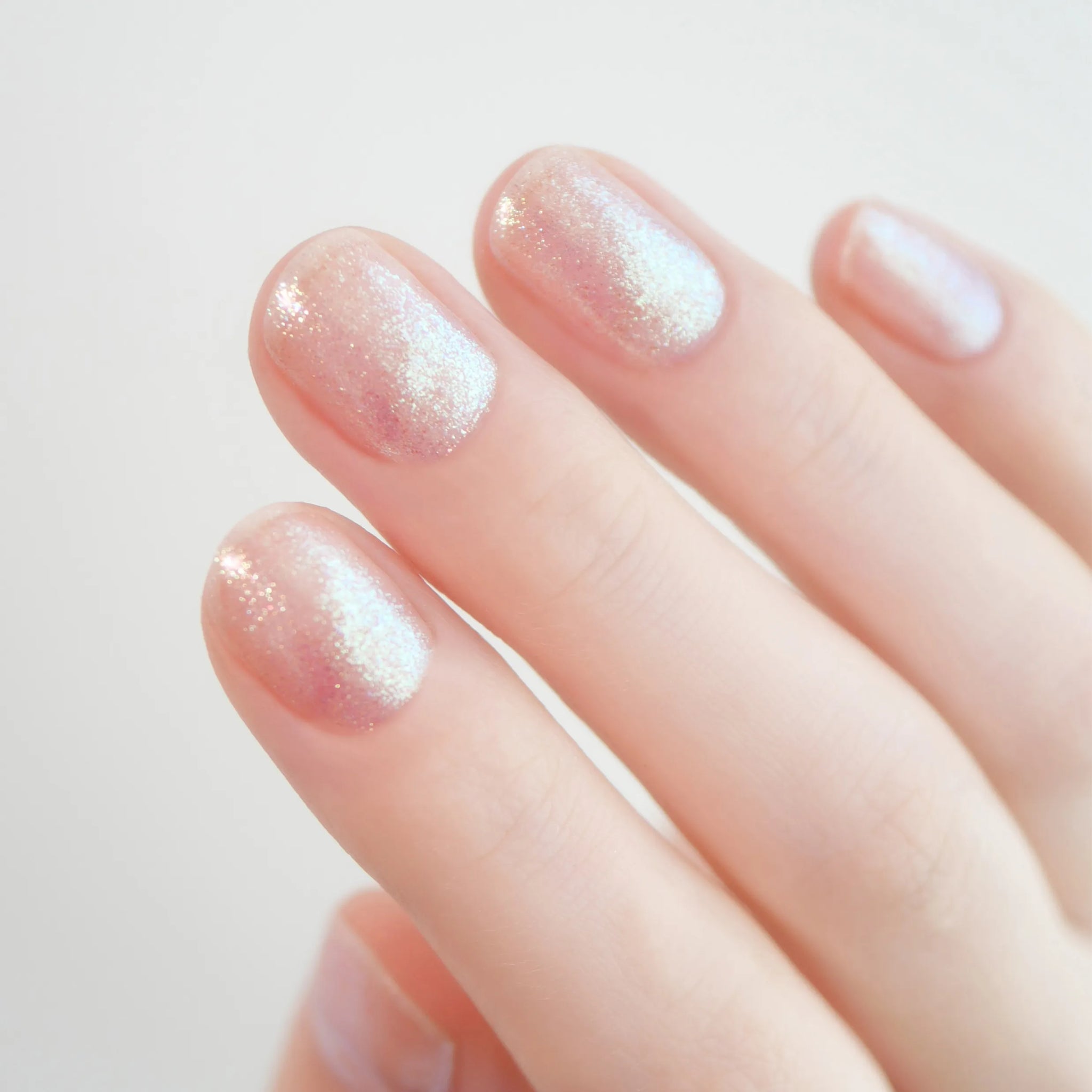 ジェルエフェクト ライト アップ イン スタイル | NAILS INC