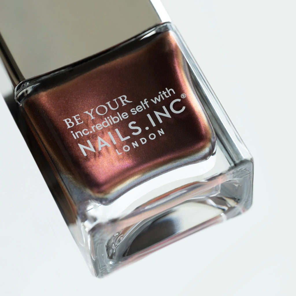 深まる秋の美しく豊かな色と光をレイヤードし指を動かすたびに光彩を変えるオータムシマー。