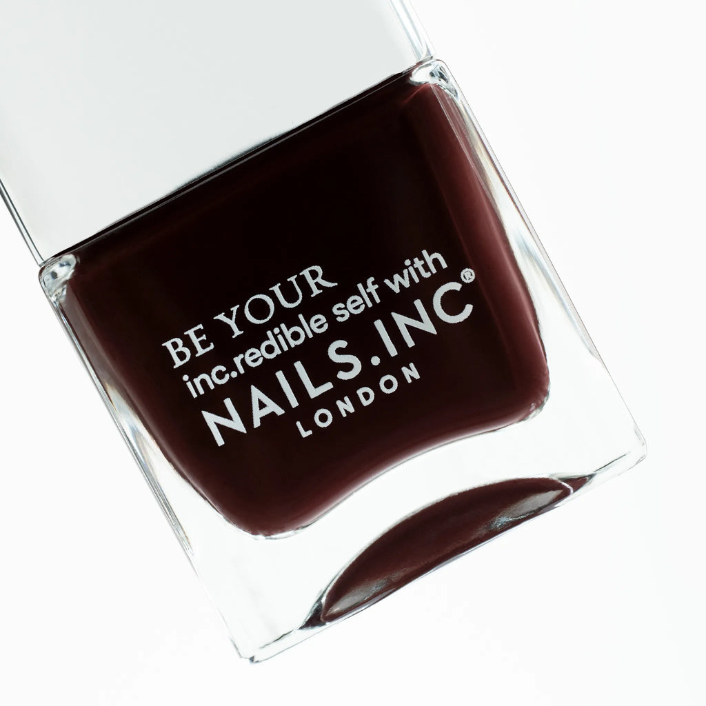 熟した果実のように豊かで深みある色めきで
たおやかな大人の色香漂うディーププラム