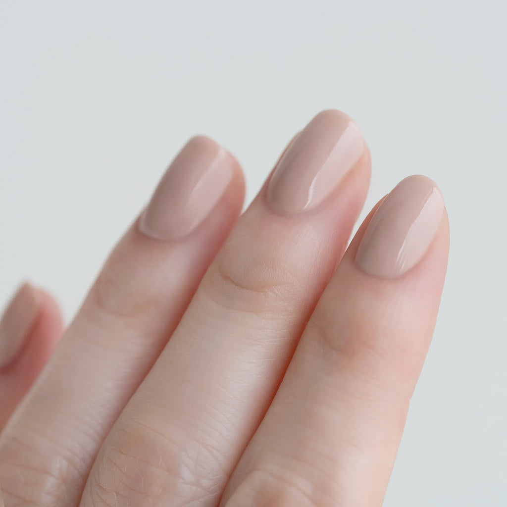 温かな色めきが着心地のいいニットに包まれるようにリラクシーに心地よくしなやかに指先に溶け込みなめらかな光沢とリッチな艶がラグジュアリーで上品に洗練された指先へ彩る “COZY COUTURE” コレクションが数量限定で新登場！