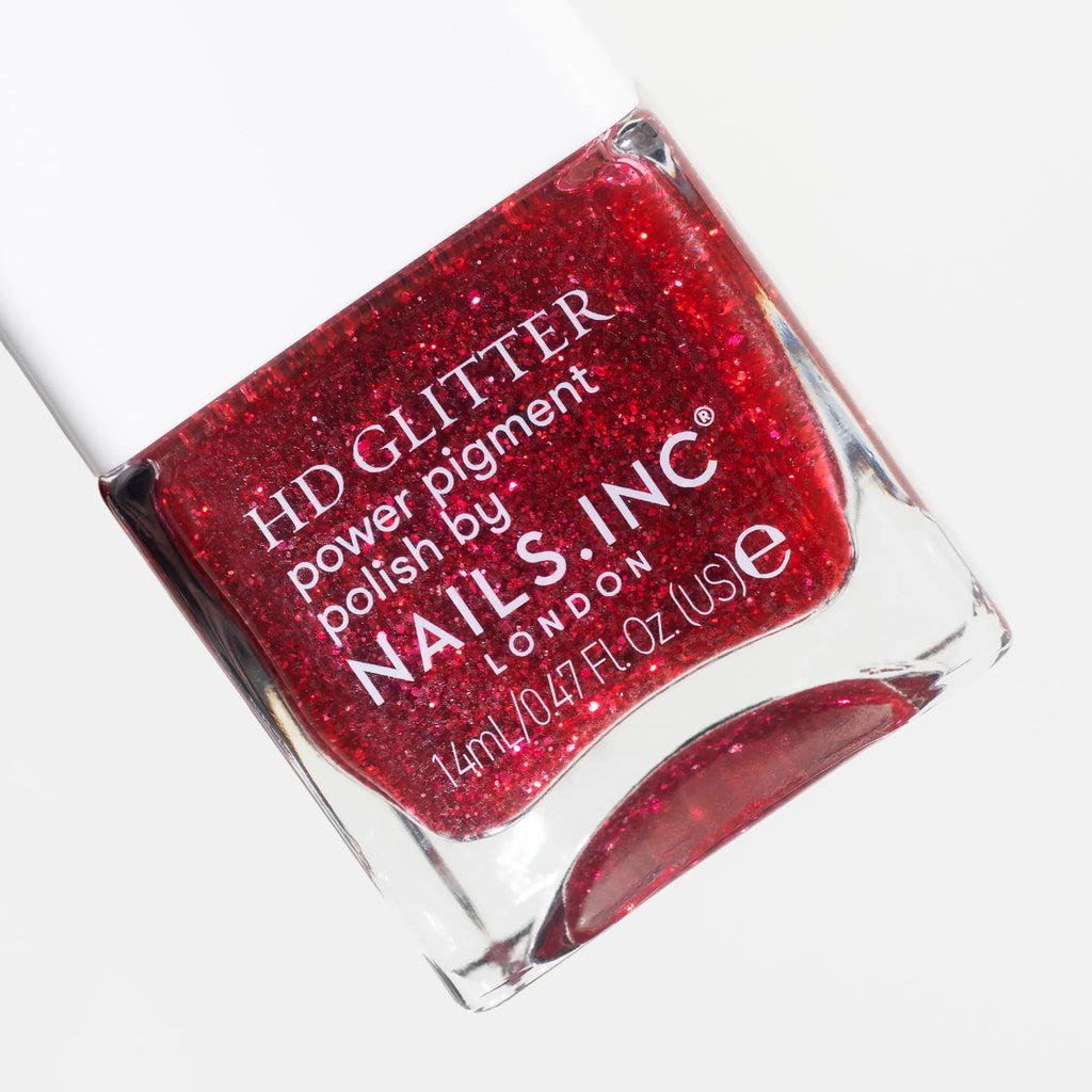 一瞬にして華やぐパワーレッドの色めき光の粒が
ドラマティックな煌めきを宿し煌びやかに彩るレッドグリッター