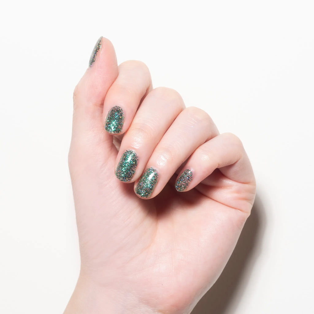 イルミネーションされたツリーのように鮮やかで
幻想的な煌めきを紡ぎだし高揚感を纏うグリーングリッター