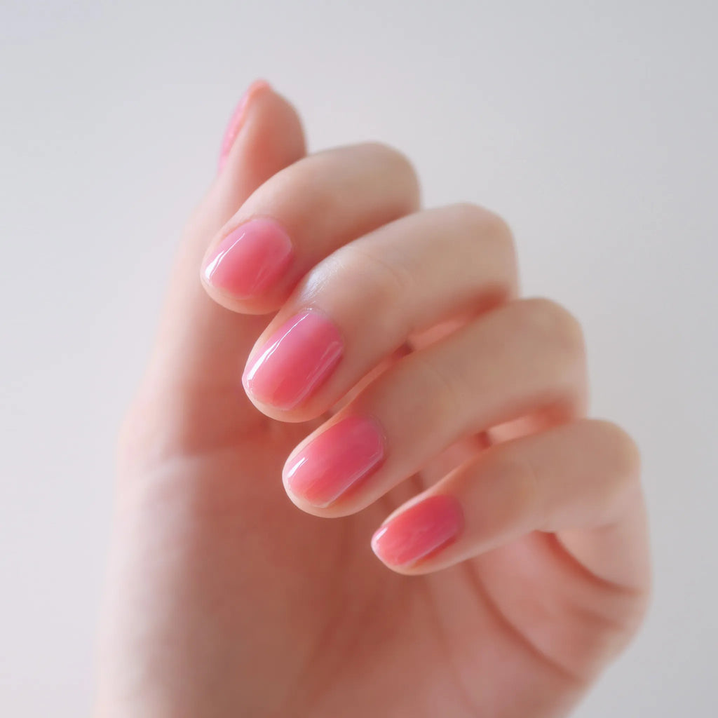 クリアな青みを秘めポップな愛らしさを生むピンクジェリー