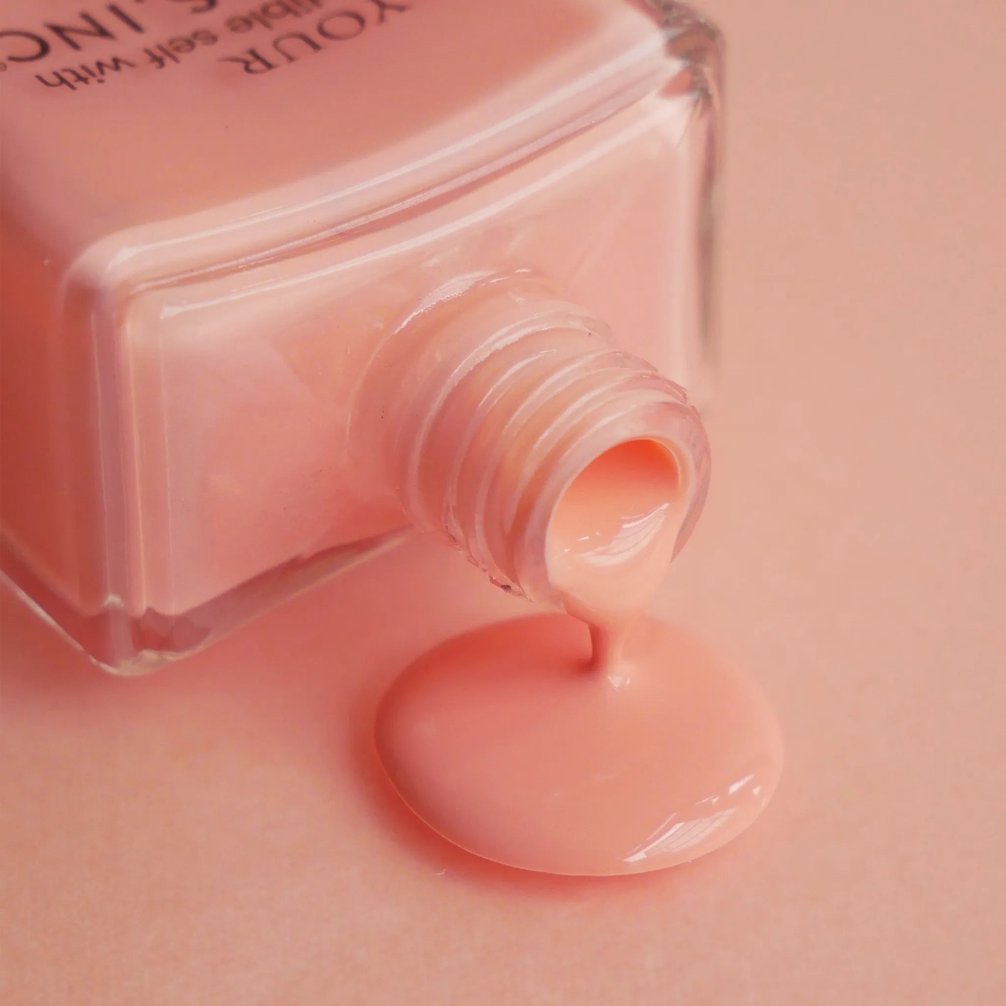 アプリコット クラッシュ・オール イン ザ ストラット | NAILS