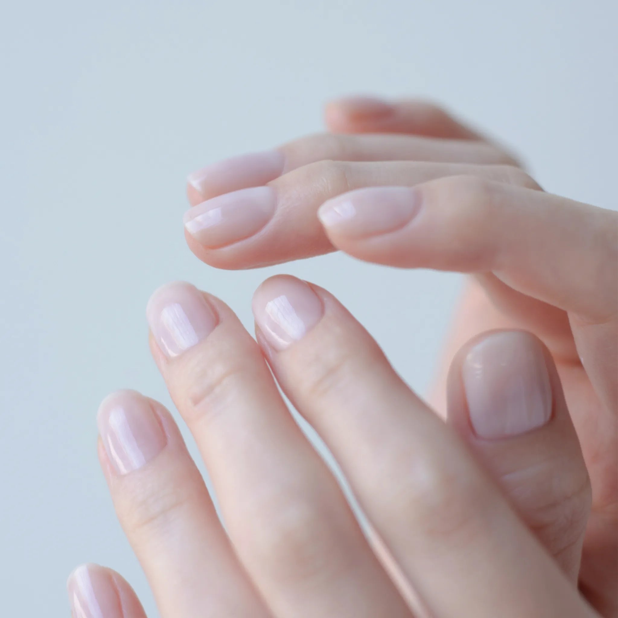 ネイルズインク　ベージュ系 ネイルズインク24年夏ネイル、“砂漠へのバカンス”着想のサンドベージュ