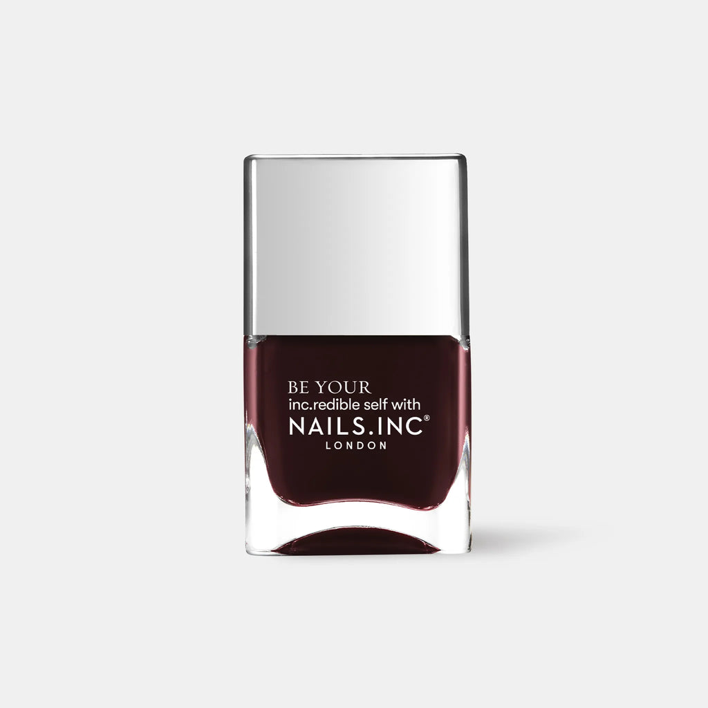 熟した果実のように豊かで深みある色めきで
たおやかな大人の色香漂うディーププラム